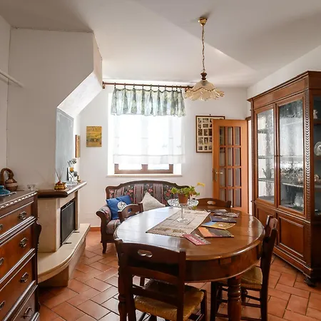 Pescini's Apartment Rosia